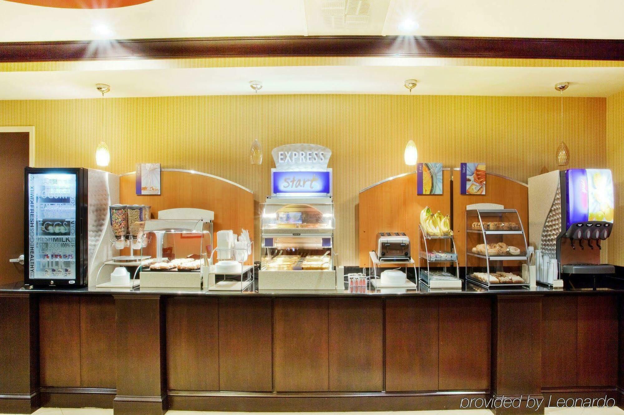 Holiday Inn Express Rome-East By Ihg Bagian luar foto
